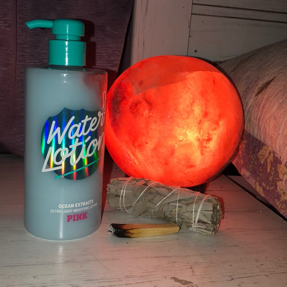 🛑RESERVED🛑 🌊 VS PINK Lotion! NWT!!! 🌊